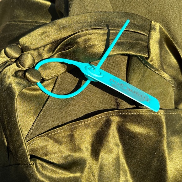 New Reformation Sera Silk Two Piece Set - Picture 16 of 17